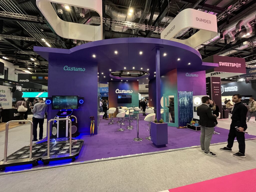 カスモのブース